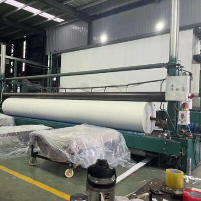 สายใยสั้นเข็มกระแทกผ้า Geotextile ไม่เนื้อผ้าสําหรับการกรองทราย การเสริมกระบวนการถนน