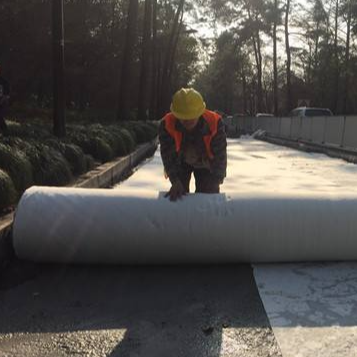 แผ่นรองใต้เบาะ Geotextile ที่ไม่ทอด้วยเข็มเจาะสำหรับซับในบ่อ