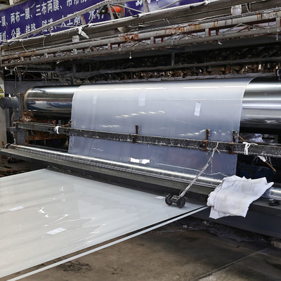15MPa ความต้านทานแรงดึง HDPE Geomembrane Liner ที่มีปริมาณคาร์บอนแบล็ค 2.0-3.0%