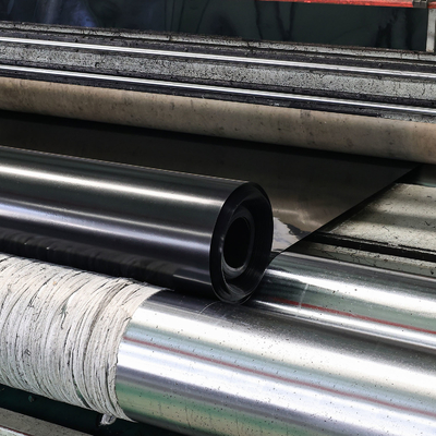 15MPa ความต้านทานแรงดึง HDPE Geomembrane Liner ที่มีปริมาณคาร์บอนแบล็ค 2.0-3.0%
