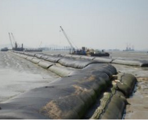 ขนาดเปิด 0.2-0.8 มิลลิเมตร FILTER ถุงระบายน้ํา Geotextile ท่อกรองในสภาพแวดล้อมอุตสาหกรรม