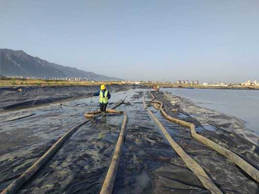 ผ้าใยสังเคราะห์ PP ทอผิวเรียบ ความยาวสั่งตัด ระบายน้ำได้ดี เหมาะสำหรับงานวิศวกรรมโยธาและเกษตรกรรม