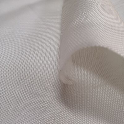 100-100kn ความแข็งแรงในการดึง Geotextile เนื้อที่เหมาะสําหรับระบบระบายน้ําและความยาวการเสริมพื้นที่ 50m ถึง 100m