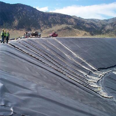 กัน UV 1.5 มิลลิเมตร กลม HDPE Geomembrane Liner สําหรับเขื่อนชลประทานการเกษตร