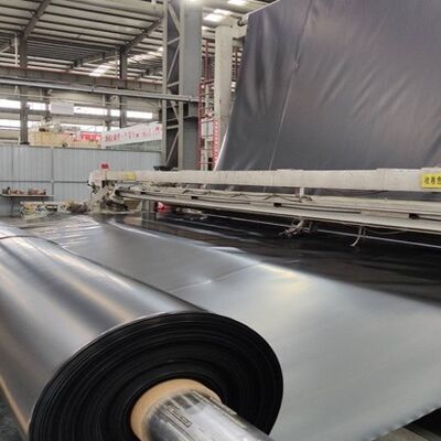 กัน UV 1.5 มิลลิเมตร กลม HDPE Geomembrane Liner สําหรับเขื่อนชลประทานการเกษตร