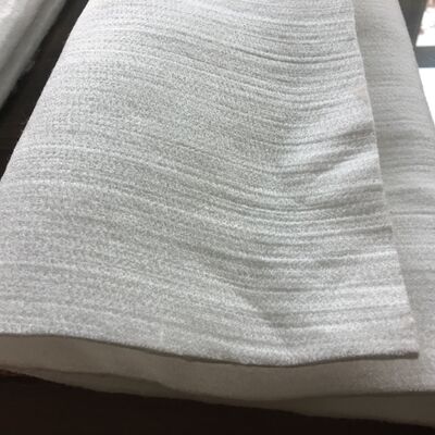 200 กรัม 250 กรัม ผงโพลีเอสเตอร์ไม่เนื้อเยื่อพื้นดินสําหรับการยึดระบายน้ําผนัง