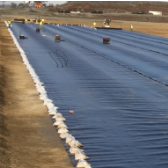 ซับ Geomembrane HDPE ที่ทนต่อการเจาะสำหรับสิ่งกีดขวางป้องกันการรั่วที่ทนทานในการใช้งานทางการเกษตรและอุตสาหกรรม