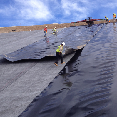 ซับ Geomembrane HDPE ที่ทนต่อการเจาะสำหรับสิ่งกีดขวางป้องกันการรั่วที่ทนทานในการใช้งานทางการเกษตรและอุตสาหกรรม