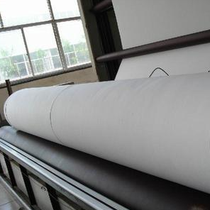 ผ้า Geotextile นอนวูฟเวนไฟเบอร์สั้นซึมเข้าไปได้สำหรับสวนหลังคาและการระบายน้ำในแนวนอน