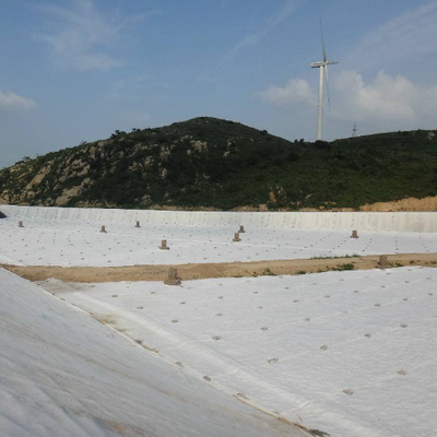 Needle Punched Non Woven Geotextile 200gsm PP Fiber 4m Width for Road Railway Separation Filtration