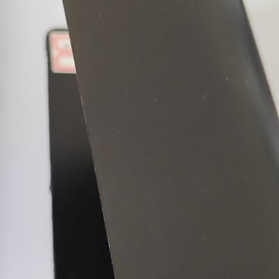 แผ่น Geomembrane HDPE สีดำป้องกันรังสียูวีสำหรับการก่อสร้างทะเลสาบเทียม