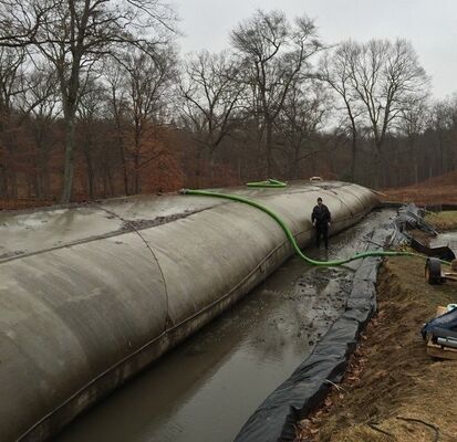 ภาชนะท่อ Geotextile ทอสำหรับโครงการบุกเบิก Swampland
