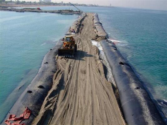 ถุงระบายน้ำ Geotextile ทอขนาดกำหนดเองสำหรับแผงกั้นน้ำท่วมชั่วคราว