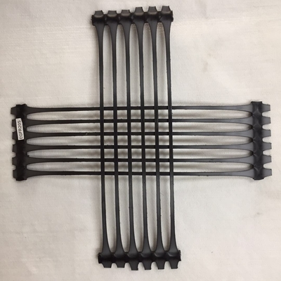 PP HDPE พลาสติก Geogrid ตาข่าย Uniaxial Geogrid ตารางเสถียรภาพของดินสากล