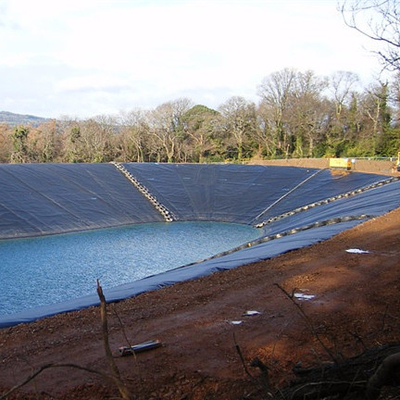 ทอเคลือบ LDPE Geomembrane Liner RPE Pond Liner น้ำหนักเบา