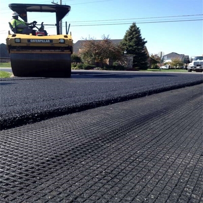 โพลีเมอร์เคลือบเส้นใยแก้ว Geogrid สําหรับการใช้งาน Biaxial Warp ใน 50m-100m Rolls