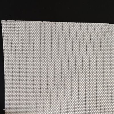 ผ้าโพลีโปรไพเลนเพตประเภทอุตสาหกรรม เนื้อผงจีโอเท็กสติล 300 กรัม ทนทานสําหรับถนนแม่น้ํา